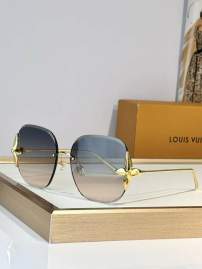 Picture of Louis Vuitton Sunglasses _SKUfw80880270fw